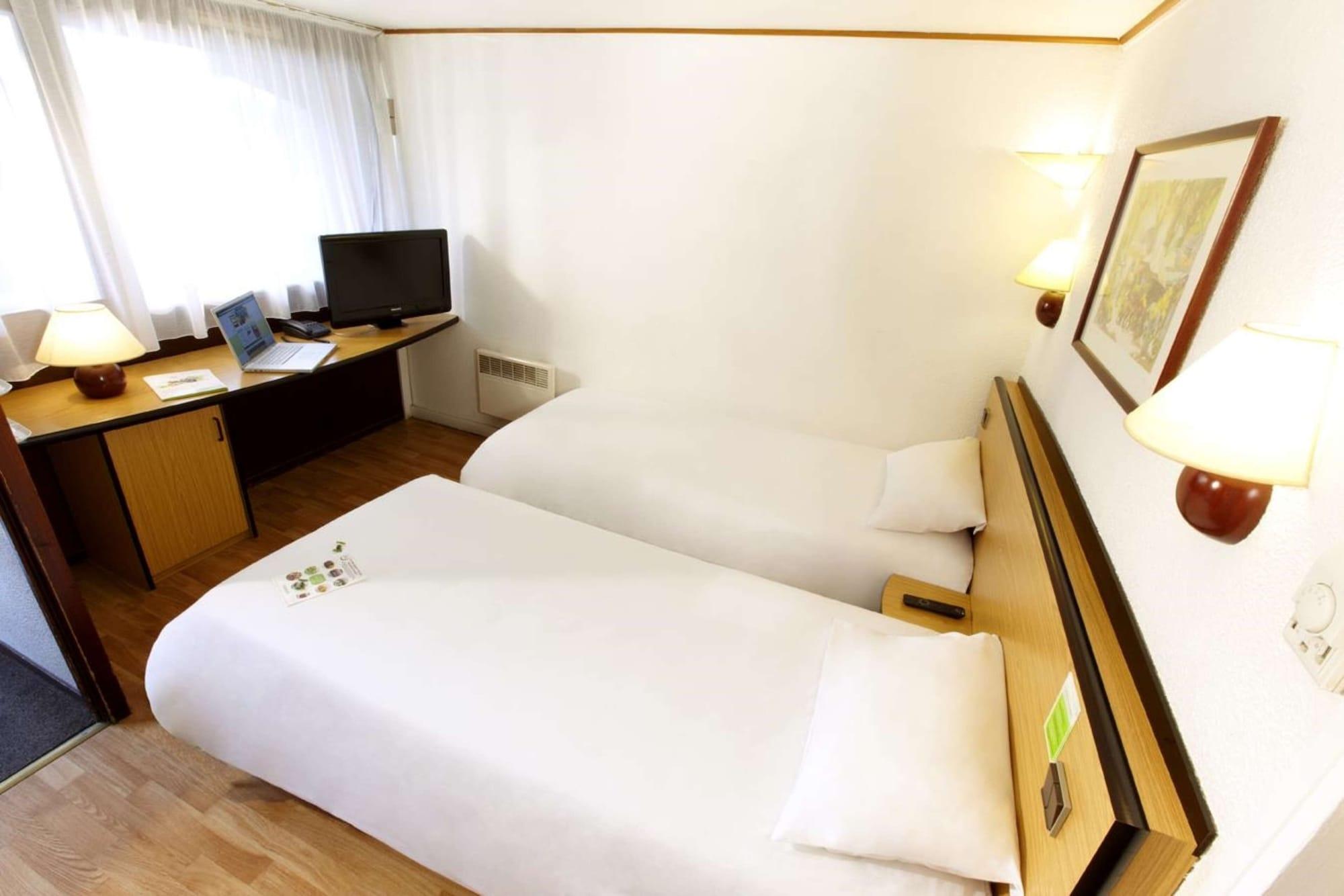 Campanile Moulins Avermes Екстер'єр фото